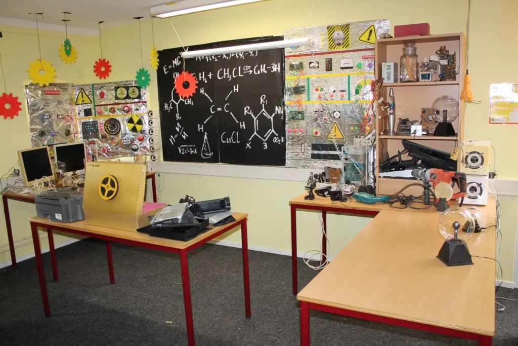 Decor eindfilm groep 8, laboratorium, Hollywood in de Klas